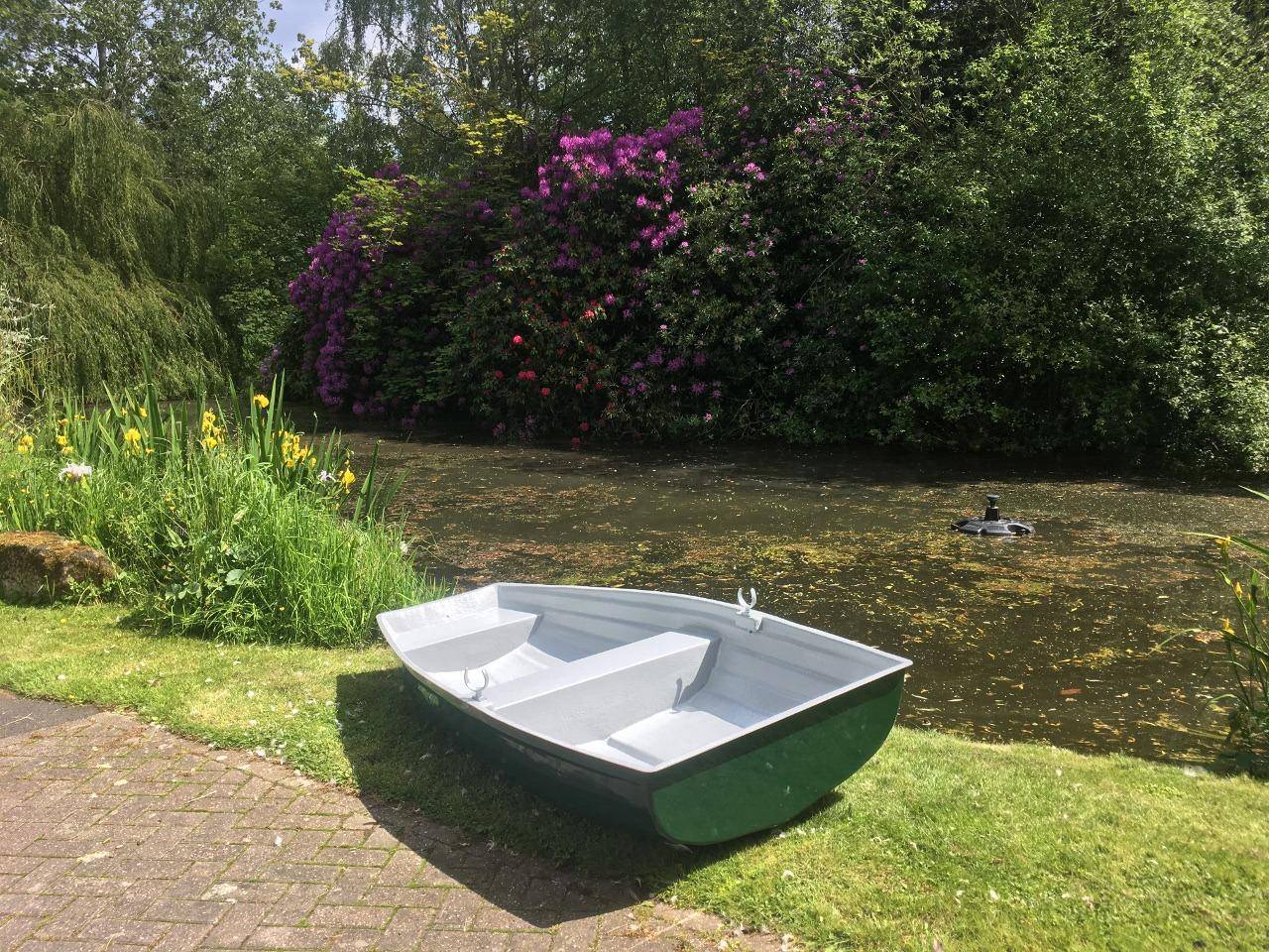 7.5ft dinghy on a hot summers day