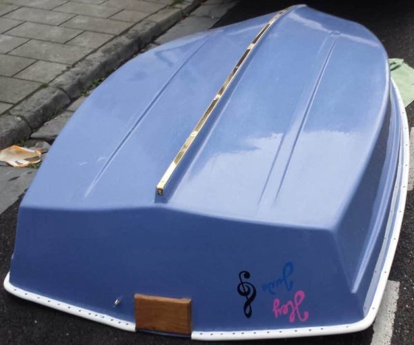 8ft dinghy with stainless steel rubbing strake