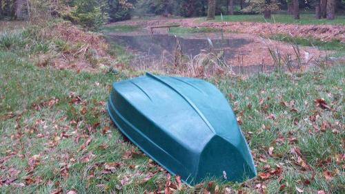 upside down 8 1/2ft boat