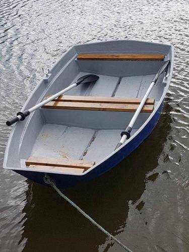 wooden seats in boat