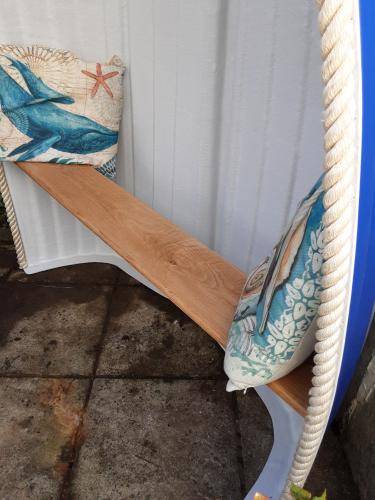 Garden Boat seat close up