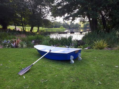 blue-dinghy-with-wheels