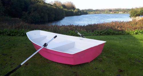 heather violet row boat